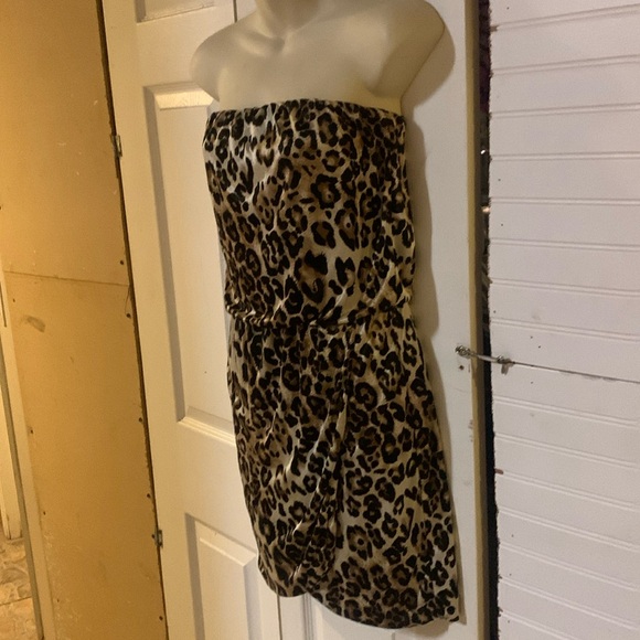 Adorable Strapless Dress!!! - Picture 2 of 4